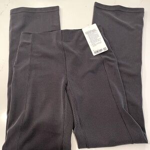 Lululemon Ribbed Softstreme Flared Pant size 6